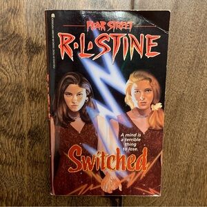 Vtg 1995 R.L. Stine Fear Street Switched #31 Archway Paperback Book